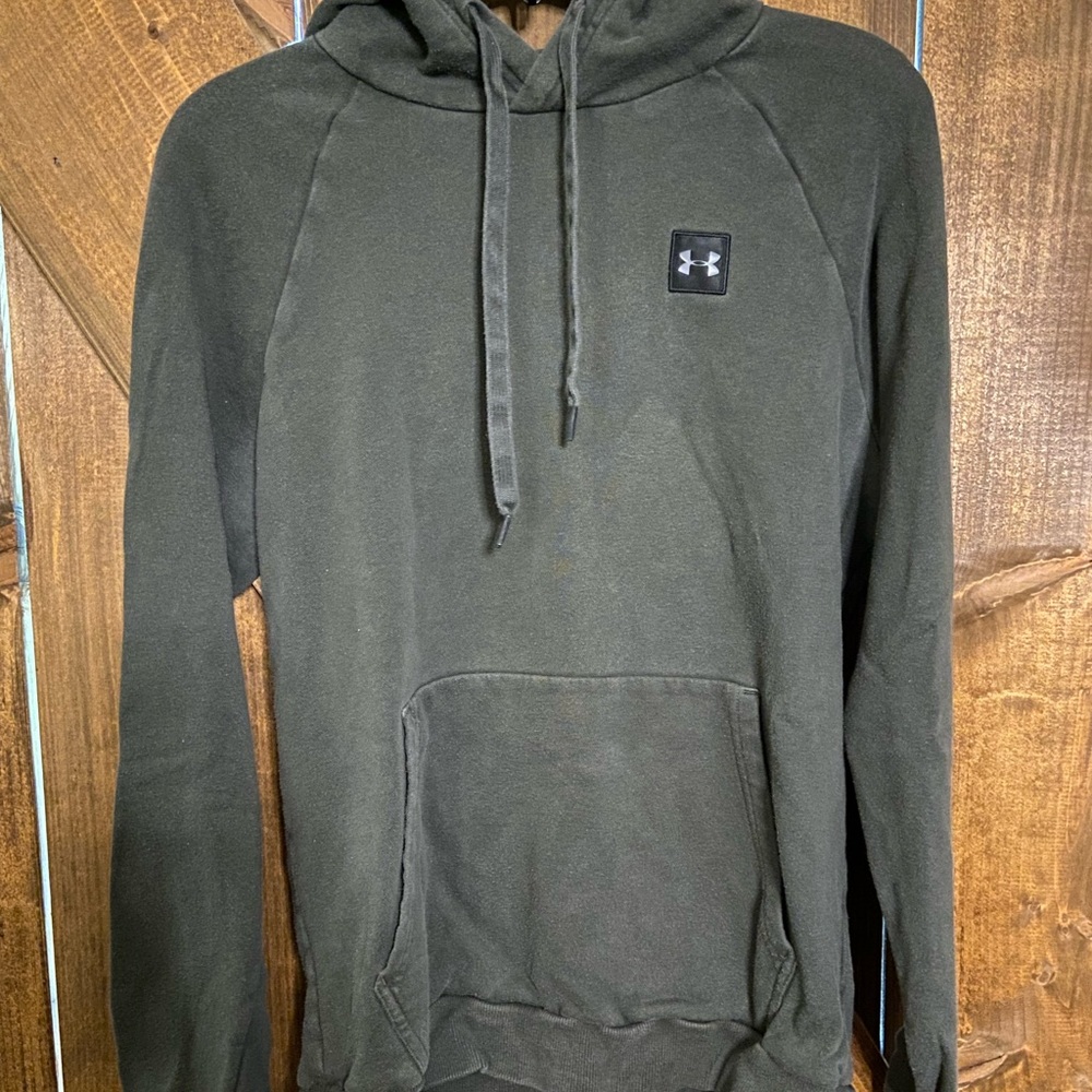 Under Armour sweatshirt